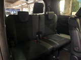 3列目シートはもちろん状態良好☆大人でもゆったりと座って頂けますので、大人数でのお出かけもラクラクです♪ご家族で、気の知れた仲間で、ドライブに行くのが楽しみですね♪