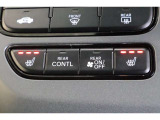 シートヒーター装備付き車!!座席に埋め込まれた電熱線によりシートを暖めることが出来る装備で、温められたシートは、寒い冬には最適です!!