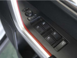 電動格納&ミラー角度調整機能付きです。