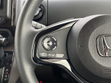 【 ステアリングスイッチ 】手元のスイッチでナビ操作が可能で、非常に便利な機能です!取り付けのナビによってはオプション設定となっております!詳しくはスタッフまで♪