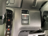 パーキングブレーキはスマートな電子制御式と合わせて渋滞時等にブレーキペダルから足を離しても停車状態を保持してくれるオートブレーキホールド機能で運転が楽になります。スタートはアクセルペダルを踏むだけ