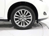 タイヤサイズは(235/55R18)で純正アルミホイールです。