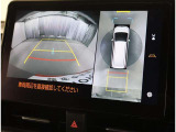 パノラミックビューモニター装備!トップビュー&フロントビュー・車両に取り付けたフロントとサイドとバックのカメラ映像を合成して画面上に表示させることで、低速時の運転を補助する装置です。