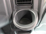 運転席側ドリンクホルダー付いています。