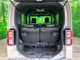 普段のお買い物や通勤、送迎等に十分な荷室スペースを確保しております。セカンドシートを倒すと、大きな荷物の積載も可能です♪