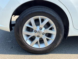 【純正ホイール】純正設計ならではの美しいデザインと精密な仕上げで、車両全体のスタイリングを引き立てます。