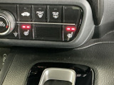 運転席/助手席シートヒーターで寒い日もすぐに温かくなり快適に過ごせます。2段階の温度調整が可能です