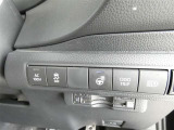 寒い時期ステアリングヒータースイッチ ONでハンドルを温めて手のひらから暖かくしてくれるので快適にドライブできます。