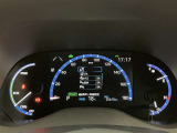 とっても見やすいメーターです。夜間時はラグジュアリーな気分にさせてくれる照明が魅力ですので、夜のドライブも楽しみになりますよ♪