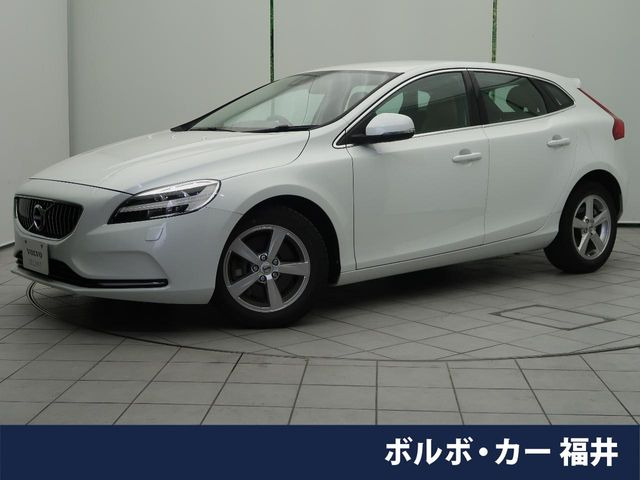 ボルボ V40 