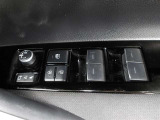 全席オートパワーウィンドウ☆窓の全閉全開が自動で出来るので便利ですよ♪