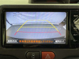 バックモニターで、後方を確認しながら安心して駐車することができます。運転初心者も熟練者も必須の機能ですよ!