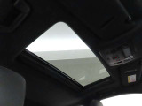ムーンルーフを装備しております。