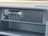 スピーカー付きラジオを標準装備☆