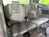 3列目シートはもちろん状態良好☆大人でもゆったりと座って頂けますので、大人数でのお出かけもラクラクです♪ご家族で、気の知れた仲間で、ドライブに行くのが楽しみですね♪