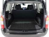 広々としたラゲージスペースを備えています。大きなものや長さのある荷物もしっかりと積み込めます。