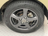 外観にマッチした純正ホイール装着しています。各種社外アルミホイールやスタッドレスタイヤも取扱いしております。是非ご相談ください♪