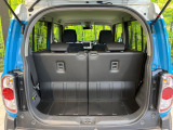 普段のお買い物や通勤、送迎等に十分な荷室スペースを確保しております。セカンドシートを倒すと、大きな荷物の積載も可能です♪