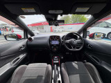 NISMO仕様の洗練されたデザイン!カッコいい車室内で軽快ドライブをお楽しみ下さい!