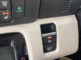電子パーキングシステム搭載車です。ブレーキホールド機能もついております。