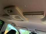 【天井サーキュレーター】エアコンの風を後部座席まで届けてくれ、広い車内空間でも素早く快適な温度になります♪真夏や真冬に便利な機能です。