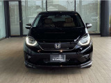 Hondaハイブリッドシステム【e:HEV】搭載。EVに近いハイブリッドシステム。滑らかな走り出しと高速域でのパワフルな加速を実現しています。