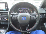 握りやすいハンドルで快適に運転可能です
