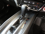 扱いやすい位置に配置されたフロアオートマチックです☆CVTを採用で滑らかでスムーズな走りが楽しめますよ♪