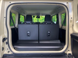 普段のお買い物や通勤、送迎等に十分な荷室スペースを確保しております。セカンドシートを倒すと、大きな荷物の積載も可能です♪