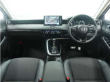 ◆視界広々で非常に運転しやすくロングドライブでも疲れを感じさせないすっきりとまとまったインパネ周りです。