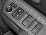 電動格納式ドアミラー・パワーウインドウを装備しています。