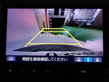バックも安心のリアカメラ付いています。リアカメラがあると、いつでも安全にバックできますね。死角も減ります。3ビュー切り替え、ガイド線表示なので便利です。