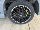 納車時は、夏タイヤでのご納車となります。冬タイヤは付属がございませんので、ご了承ください。