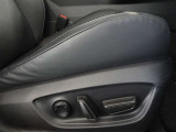 パワーシート搭載。微妙な調整が手軽にでき、ピッタリのポジションで運転することが可能です。