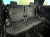 3列目シートはもちろん状態良好☆大人でもゆったりと座って頂けますので、大人数でのお出かけもラクラクです♪ご家族で、気の知れた仲間で、ドライブに行くのが楽しみですね♪