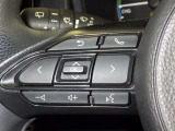 ステアリングスイッチ装備!運転しながら手元でオーディオの操作などができます。