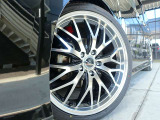 新品19インチアルミホイール!タイヤも新品に交換済!ランニングコスト良く乗っていただけます☆