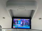 後席モニターがついています。走行中でもTVが観れて後席の方は退屈しませんね