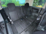 3列目シートはもちろん状態良好☆大人でもゆったりと座って頂けますので、大人数でのお出かけもラクラクです♪ご家族で、気の知れた仲間で、ドライブに行くのが楽しみですね♪