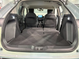 リアシートを倒すと、ラゲッジスペースを広くお使いいただけます!