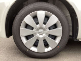 14インチスチールホイールとフルホイールカバーの仕様です。
