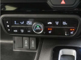 ハンドルにオーディオ操作用スイッチを備え、手を放さずに操作可能。安全性と利便性を両立しています。