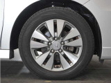 アルミホイール装着車です!これで足元まわりもおしゃれにきまります!