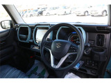 前席全体 目線も高く広い視界で安心して運転することができますね!