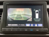 バックでの車庫入れも安心です! リアカメラが付いているバックモニター付のナビを装備しております。バンパーについているソナーや、操作線もついており距離感も画面から確認できます。