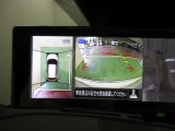 アラウンドビューモニターで車庫入れも空から見ている様に駐車できラクラクです。