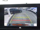 バックガイドモニターで、後方を確認しながら安心して駐車することができます。運転初心者も熟練者も必須の機能ですよ!