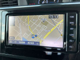映像の鮮明なフルセグ対応の純正カーナビが装備されています。目的地まで道案内してくれるので初めての場所へのお出かけも安心ですね。