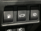 【パワーバックドア】スマートキーや運転席のボタンを押すだけでリアゲートが自動で開閉します!荷物を持っている時や、高い位置にあるバックドアを閉める際に便利な機能です♪