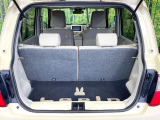 普段のお買い物や通勤、送迎等に十分な荷室スペースを確保しております。セカンドシートを倒すと、大きな荷物の積載も可能です♪